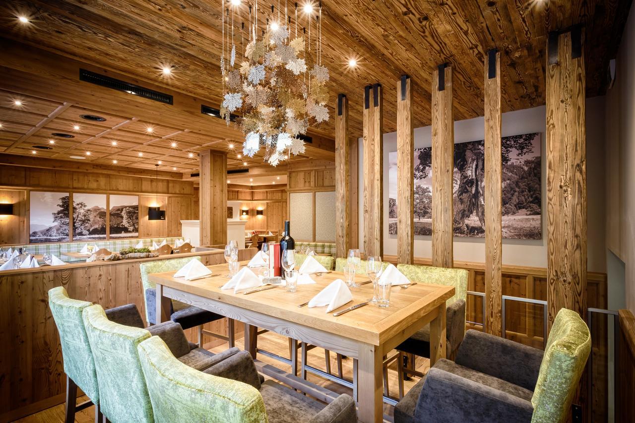 Das Naturhotel Die Eng Hinterriss Bagian luar foto