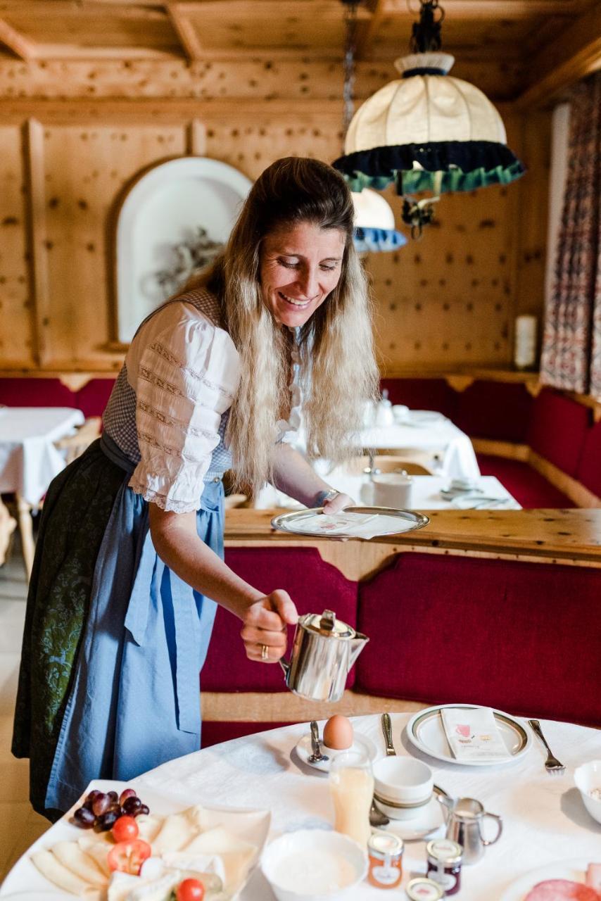 Das Naturhotel Die Eng Hinterriss Bagian luar foto