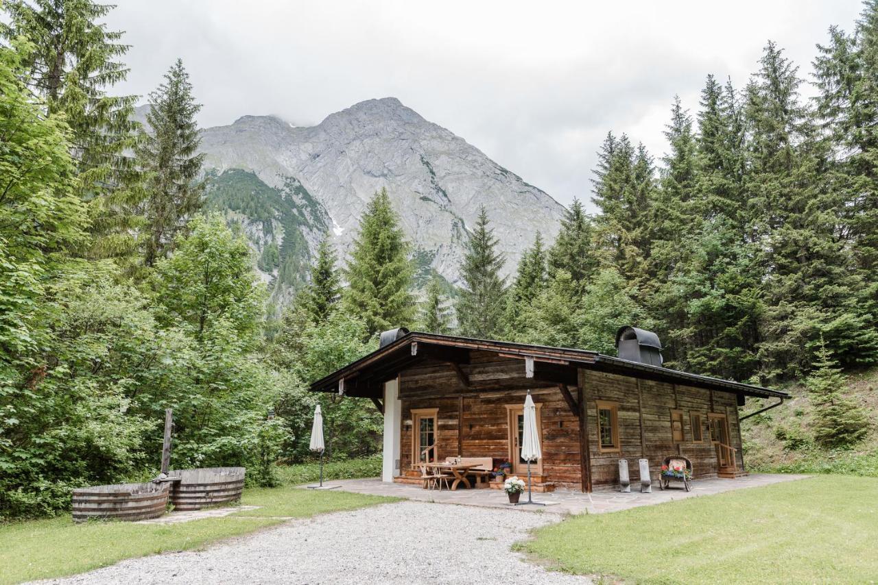 Das Naturhotel Die Eng Hinterriss Bagian luar foto