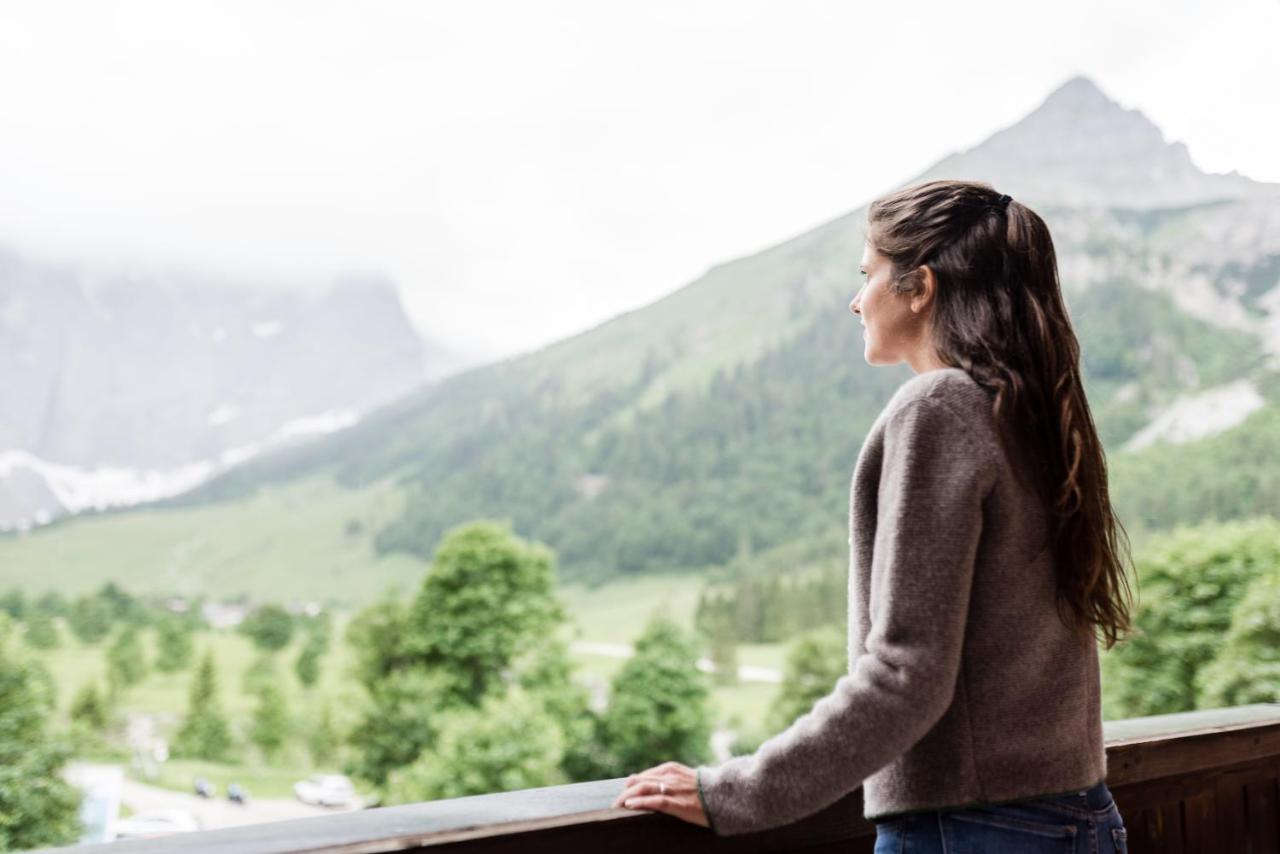 Das Naturhotel Die Eng Hinterriss Bagian luar foto
