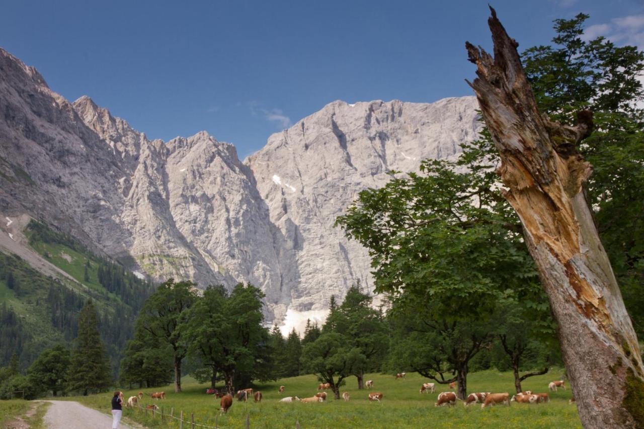 Das Naturhotel Die Eng Hinterriss Bagian luar foto